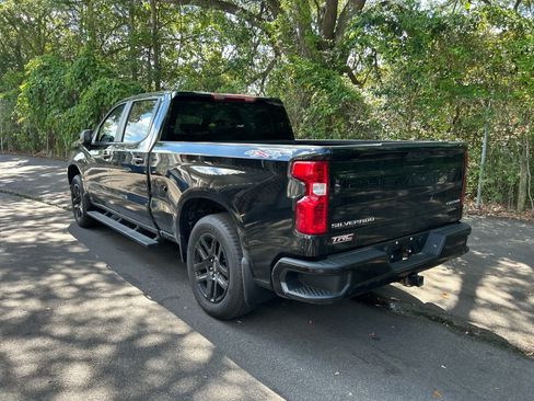 Used 2023 Chevrolet Silverado 1500 Custom AWD/4WD image 2