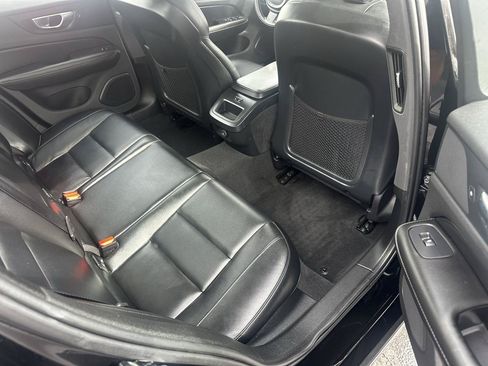 Used 2021 Volvo S60 T5 Momentum AWD/4WD image 10