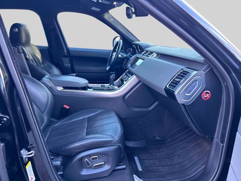 Used 2014 Land Rover Range Rover Sport HSE image 18