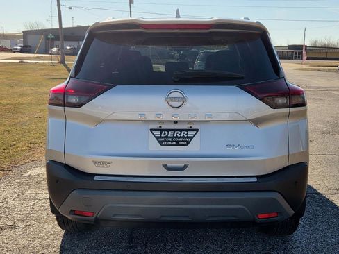 Used 2023 Nissan Rogue SV w/ SV Premium Package image 19