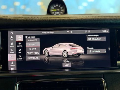 Used 2021 Porsche Panamera 4S w/ Premium Package image 36