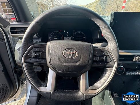 Certified 2025 Toyota Tacoma TRD Off-Road image 4