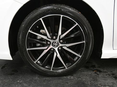 Used 2024 Toyota Camry SE image 31