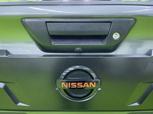 Used 2021 Nissan Titan PRO-4X w/ Pro-4x Convenience Package image 13