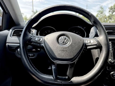Used 2017 Volkswagen Jetta SEL FWD image 48