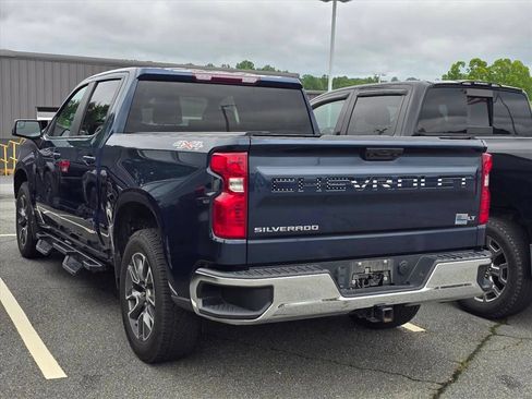 Used 2022 Chevrolet Silverado 1500 LT AWD/4WD image 12