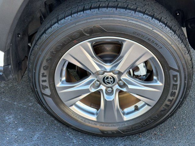 Used 2023 Toyota RAV4 LE AWD/4WD image 14