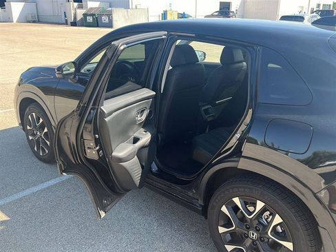 Used 2026 Honda HR-V EX-L image 12