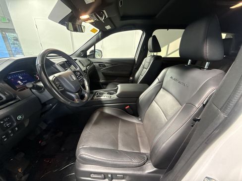 Used 2025 Honda Passport Black Edition image 14