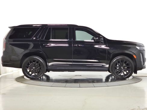 Certified 2024 Cadillac Escalade Sport Platinum w/ LPO, ONYX Package AWD/4WD image 8