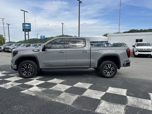 Used 2024 GMC Sierra 1500 AT4 w/ AT4 Premium Package AWD/4WD image 6
