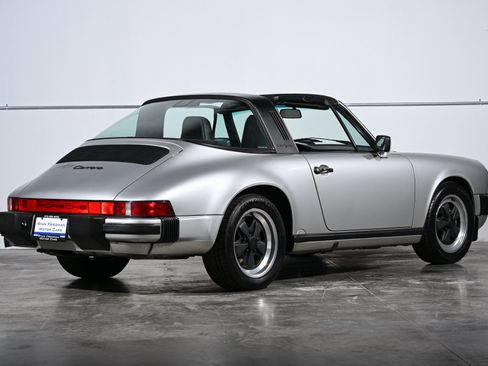 Used 1988 Porsche 911 Carrera RWD image 3