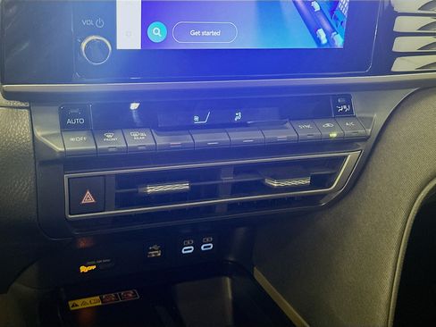 Used 2025 Toyota Camry LE FWD image 24