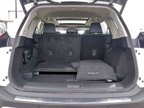 Used 2023 Nissan Rogue SL w/ SL Premium Package image 17