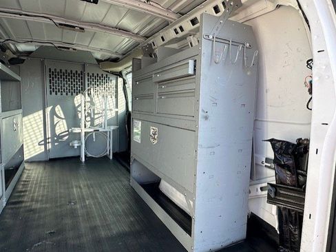 Used 2017 Chevrolet Express 2500 image 16