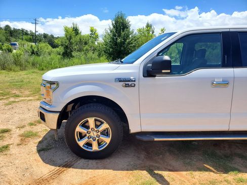 Used 2019 Ford F150 XLT w/ Equipment Group 302A Luxury AWD/4WD image 22