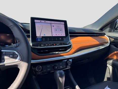 Used 2025 Jeep Compass Limited w/ Elite Group AWD/4WD image 21