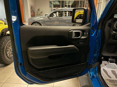 Used 2023 Jeep Wrangler Unlimited Rubicon 392 image 22