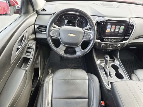 Used 2018 Chevrolet Traverse LT image 11