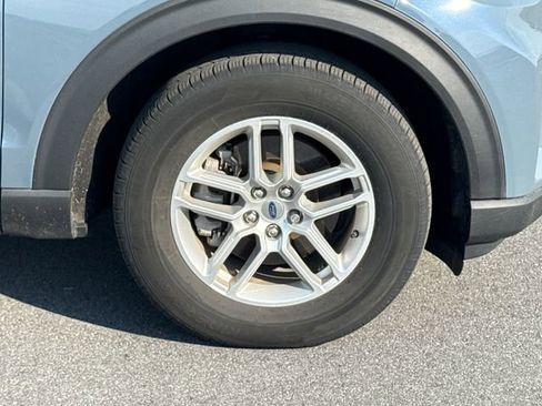 Used 2025 Ford Explorer Active AWD/4WD image 11
