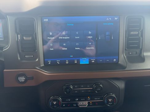 Used 2024 Ford Bronco Outer Banks AWD/4WD image 19