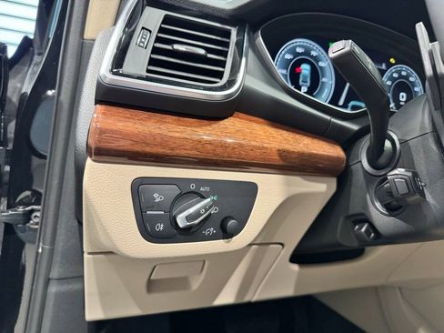 Used 2023 Audi Q5 e Premium Plus w/ Premium Plus Package image 15