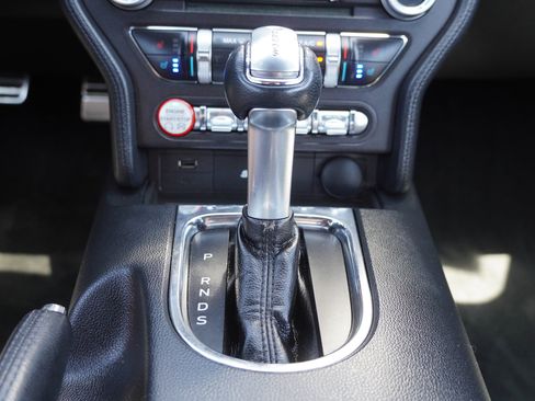 Used 2017 Ford Mustang Premium image 36