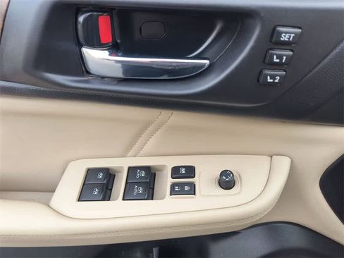 Used 2018 Subaru Outback 3.6R Limited image 13