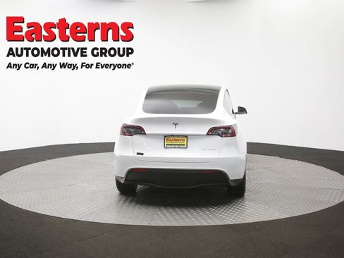 Used 2021 Tesla Model Y Long Range AWD/4WD image 31