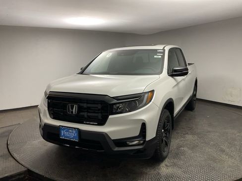 New 2026 Honda Ridgeline Black Edition image 3