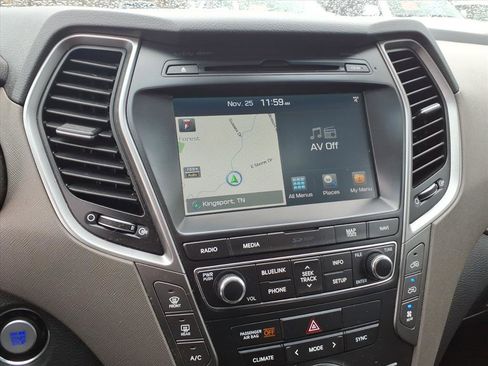 Used 2017 Hyundai Santa Fe Limited w/ Cargo Package image 11