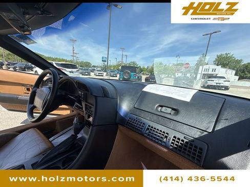 Used 1990 Chevrolet Corvette Convertible RWD image 24