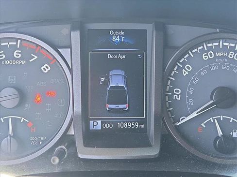 Used 2020 Toyota Tacoma TRD Sport w/ Technology Package RWD image 10