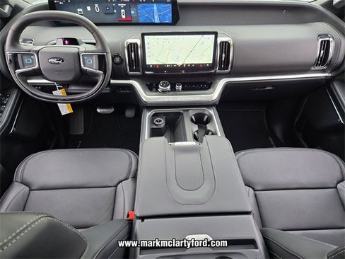 New 2025 Ford Expedition Platinum w/ Stealth Performance Package image 11