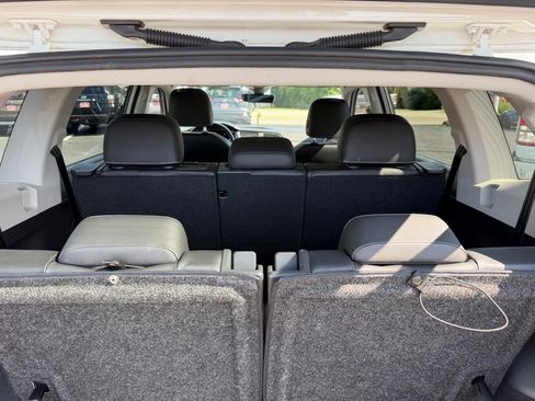 Used 2022 Volkswagen Tiguan SE w/ Panoramic Sunroof Package FWD image 49