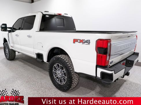 Used 2025 Ford F250 Platinum w/ Platinum Plus Package image 3