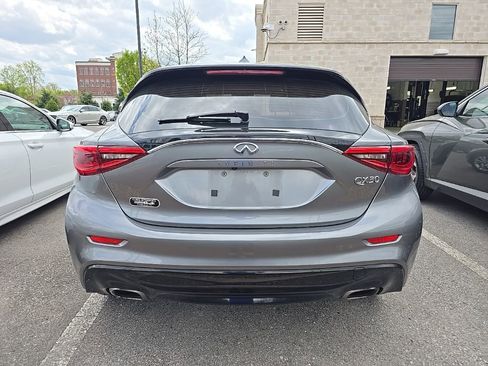 Used 2018 INFINITI QX30 image 6