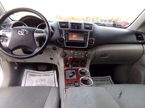 Used 2013 Toyota Highlander Limited image 17