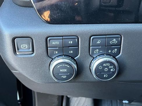Used 2025 GMC Sierra 1500 Elevation w/ Elevation Premium Package image 23