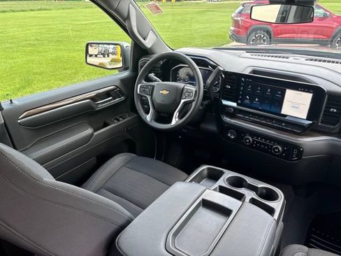 Used 2024 Chevrolet Silverado 1500 LT AWD/4WD image 25