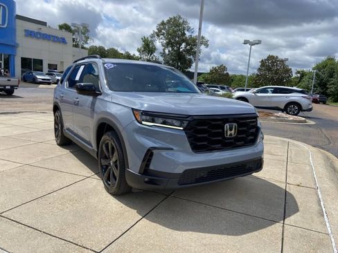 Used 2025 Honda Pilot Black Edition image 4