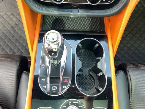 Used 2020 Bentley Bentayga Design Series AWD/4WD image 19