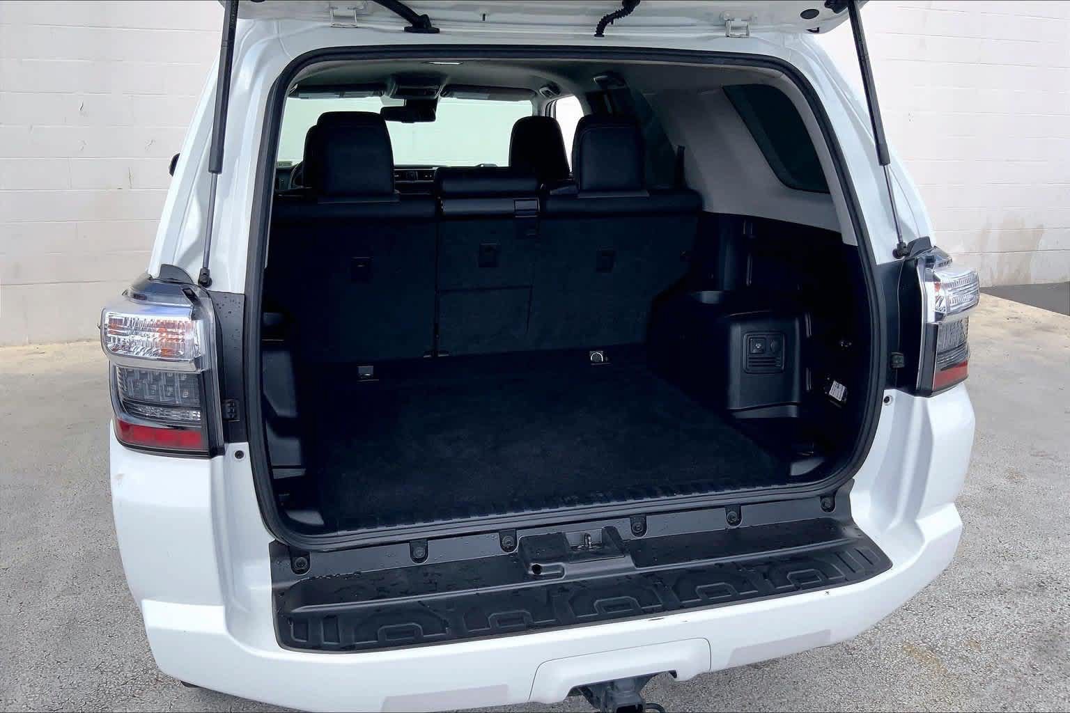 Used 2022 Toyota 4Runner SR5 Premium RWD image 18