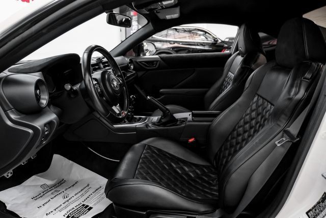 Used 2022 Toyota GR86 Premium w/ ALL Weather Mat Package (TMS) RWD image 4