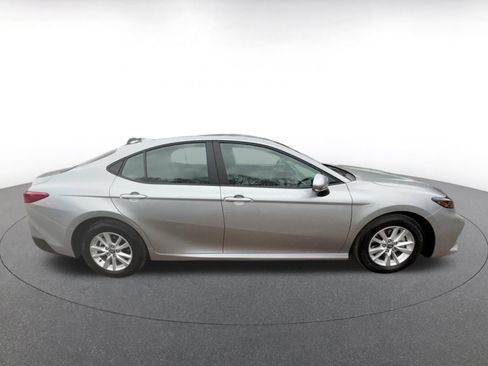 Used 2025 Toyota Camry LE image 16