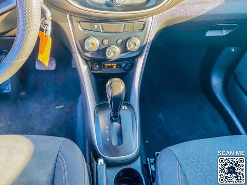Used 2020 Chevrolet Trax LS image 21