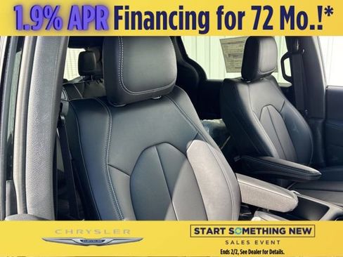 New 2026 Chrysler Pacifica Select image 25