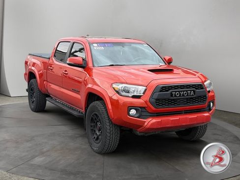Used 2016 Toyota Tacoma TRD Sport AWD/4WD image 1