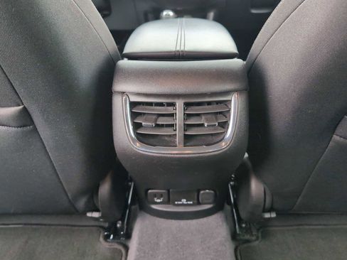 Used 2018 Chevrolet Malibu LT image 20