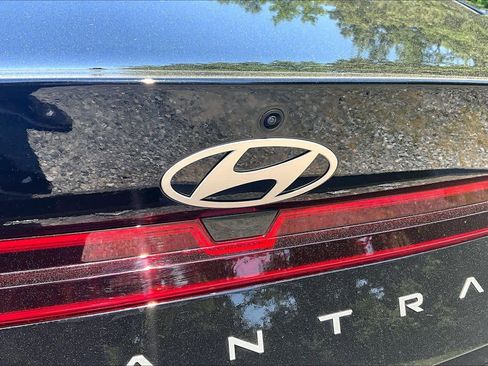 Used 2026 Hyundai Elantra SE FWD image 31